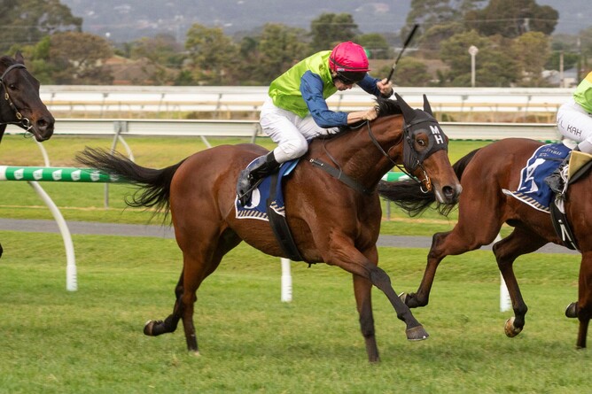 Lord Vladivostok on his way to winning the Gr.3 R.A Lee Stakes. - Photo: Atkins Photography