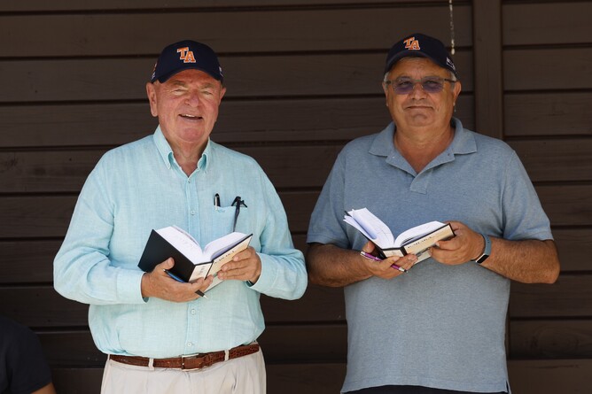 David Ellis and Marcus Corban inspecting yearlings at Karaka - Photo: Angelique Bridson