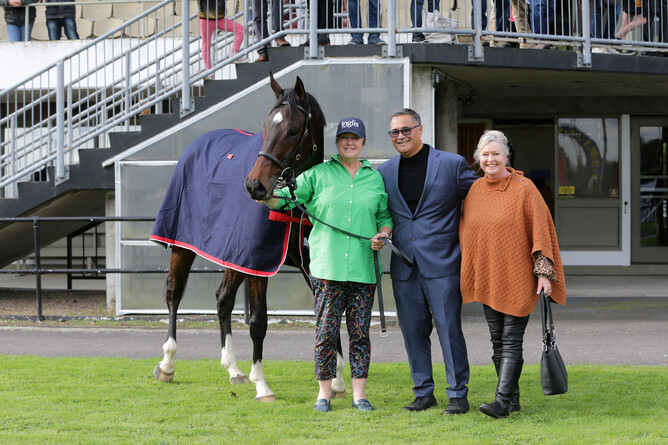 Denby Road with Shelley Hale, George and Maryanne Simon - Photo: Trish Dunell