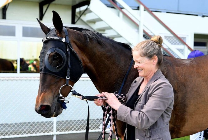Kim Reid with Hi Yo Sass Bomb.  - Photo: Peter Rubery, Race Images