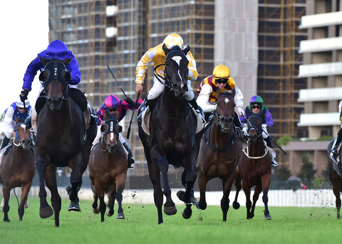 Waikato Girl (blue cap) and Vlad Duric stuck close to the rails to get up and win the Listed Princess Stakes at Eagle Farm - Photo: Grant Peters, Trackside Photography