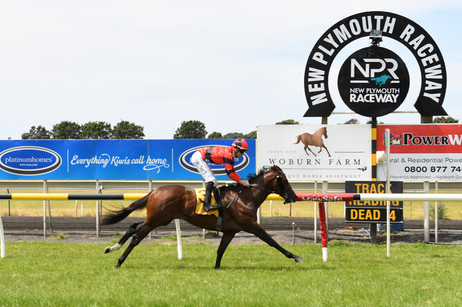 Magneto clears out from his rivals to win the Gr.3 Woburn Farm 2YO Classic (1200m) at New Plymouth Photo Credit: Race Images – Peter Rubery