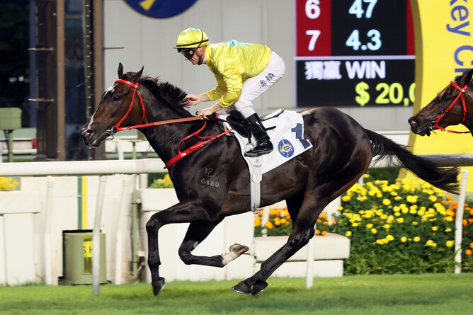 Lucky Sweynesse winning the Gr.3 Sha Tin Vase Handicap (1200m) at Sha Tin on Sunday, a record-equalling eighth win of the season. - Photo: HKJC