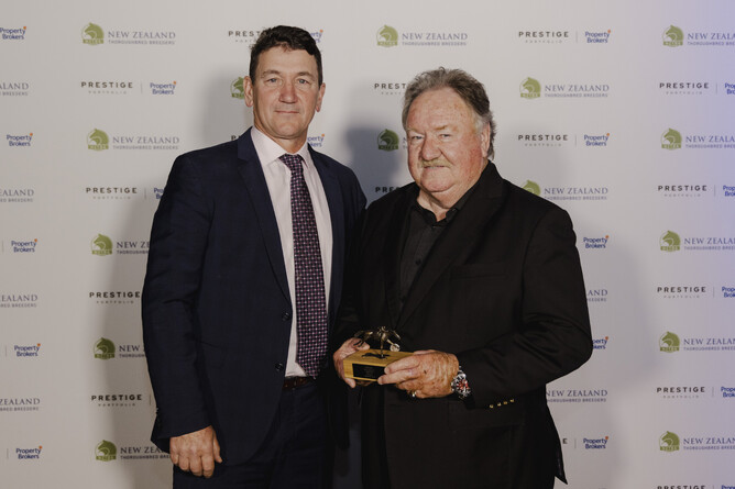 Sandy Moore (Right) with Hallmark Stud Principal, Mark Baker - Photo: Cornege Photography