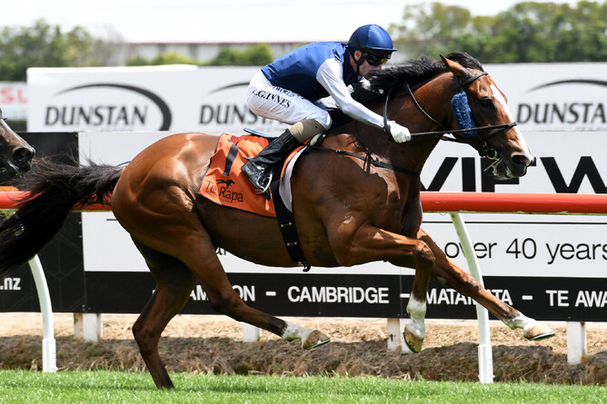 Packing Rockstar leads all the way to win the Gr.3 J Swap Sprint (1400m) at Te Rapa Photo: Race Images – Kenton Wright