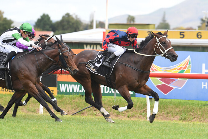 Pure Incanto proves too tough as she wins the Listed Power Turf Sprint (1200m) - Photo: Race Images – Peter Rubery