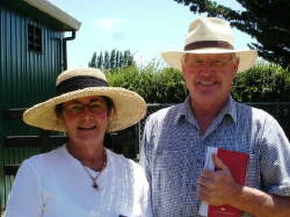 Master Hunter's owner-breeders, Vicki & Wayne Pike of Longlands Stud