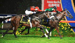 “Green Birdie (NZ) defeats local star Rocket Man (AUS) in the Singapore Turf Club Kris Flyer Sprint (Gr 1)” - Photo credit: NZTM website