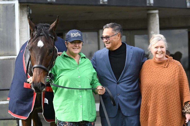 Denby Road pictured with trainer Shelley Hale (left) and owner-breeders George and Maryanne Simon following his Gr.3 Cambridge Breeders’ Stakes win.  - Photo: Kenton Wright (Race Images)