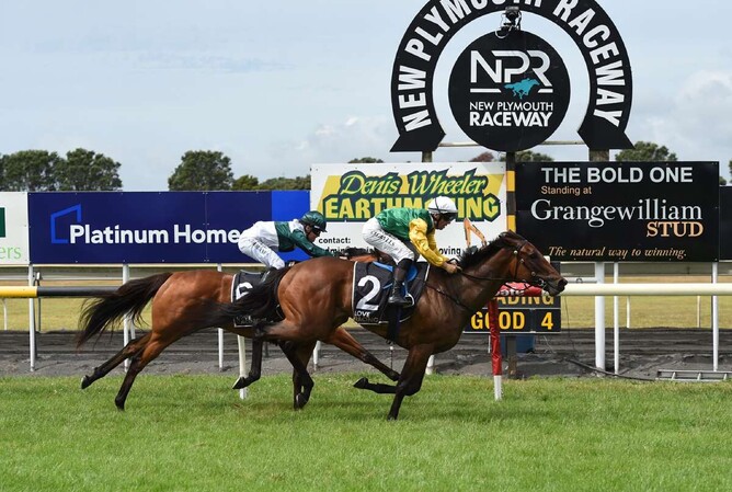 Hinekaha scores a stylish black-type win in the Grangewilliam Stud Oaks Prelude. - Photo: Megan Liefting (Race Images)