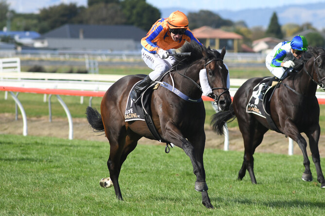On The Bubbles clears out from his rivals to take out the Gr.1 Courtesy Ford Manawatu Sires’ Produce Stakes (1400m) Photo Credit: Race Images