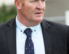 Victoria beckons leading CD trainer