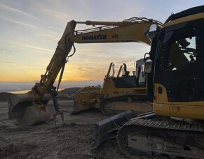 Team Komatsu smashing it out today before the incoming rain next week💪🌧️