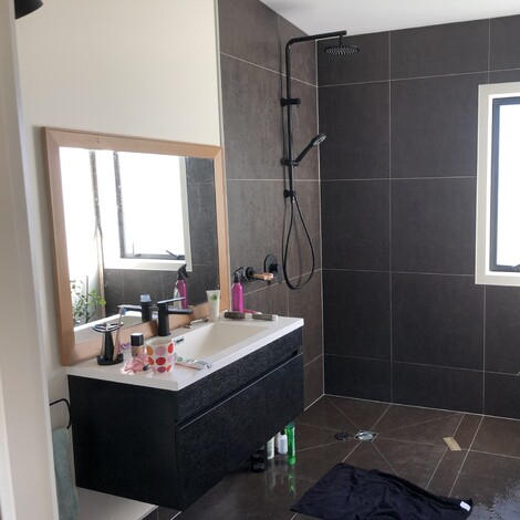 Ardent Building Developments. Hamilton, Waikato. NZ. Image of small building bathroom