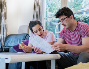 Couples who pool their money are more likely to stay together