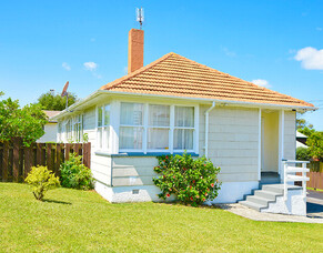 More than 50,000 property investors making losses