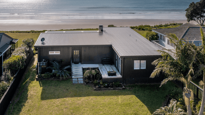Leisurecom modular home by the beach - build quality and delivery proof
