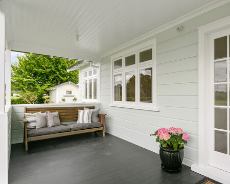 Exterior images of Oakshott Road, renovated home by Whitechurch Construction, Waikato residential builders.