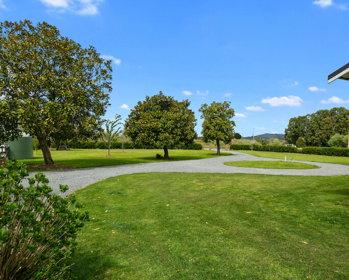 Exterior after images of Oakshott Road, renovated home by Whitechurch Construction, Waikato residential builders.