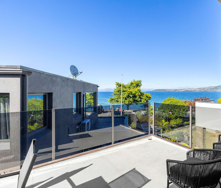 Lakeside Accommodation - Lake Taupo New Zealand