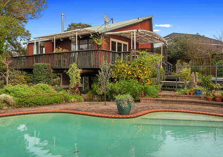 PRIVATE AND PLENTIFUL - 59 Aurora Terrace, Hillcrest$955,000