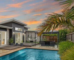 18 Briar Rose - MARCH 2021