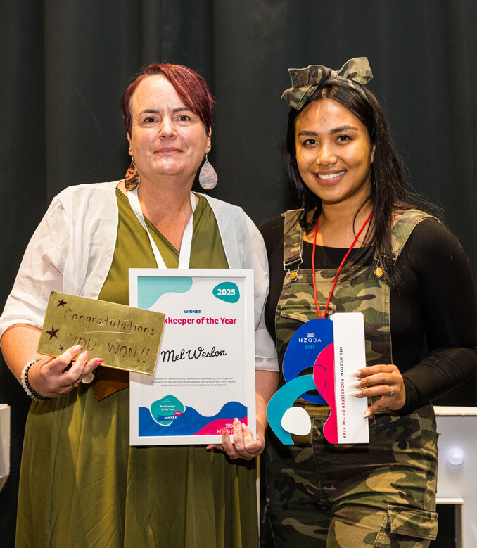 2025 NZQBA Bookkeeper of the year Mel Weston from Virtual Mel Business Admin Solutions with Kenn from NZQBA