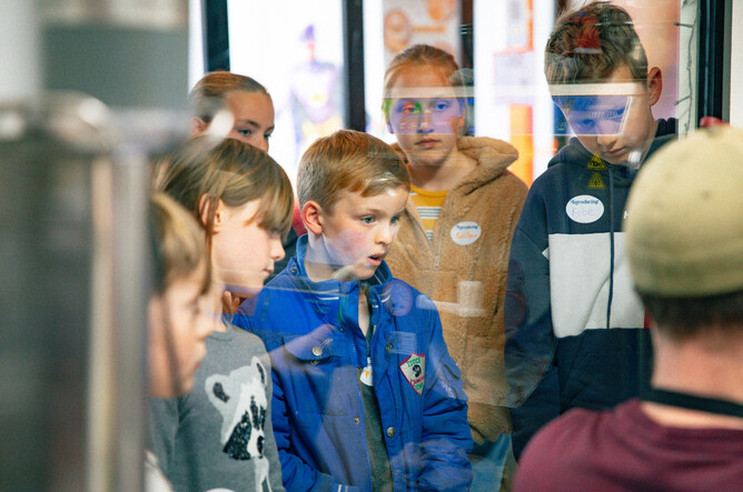Children enamoured by our chefs making some gelato!