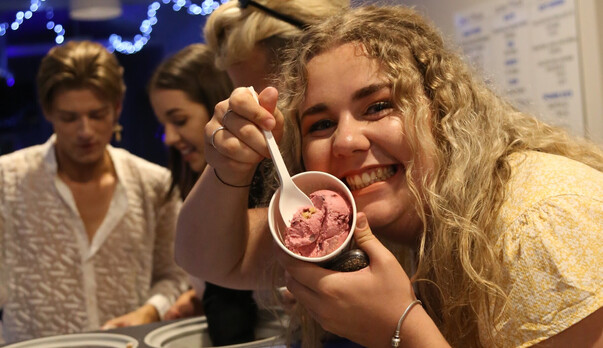 Want a ROLLICKIN FUNK TRUNK at your Xmas do?