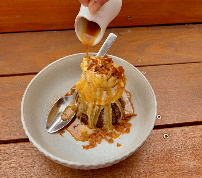 Hey Pud Lookin' getting doused in butterscotch sauciness!