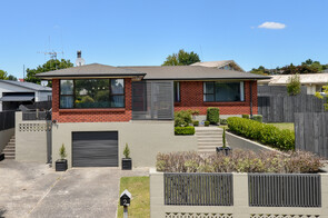 SOLD - 2 Irene Cres, Dinsdale$880,000